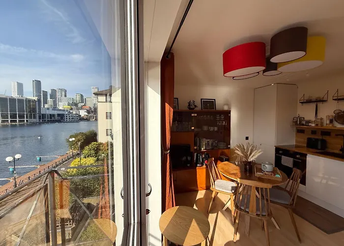 Clippers Quay Loft At Canary Wharf